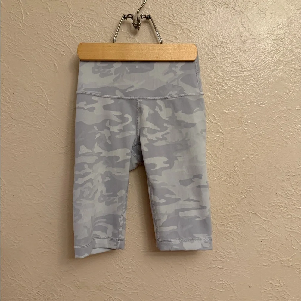Lululemon Athletica shorts - Picture 3 of 8